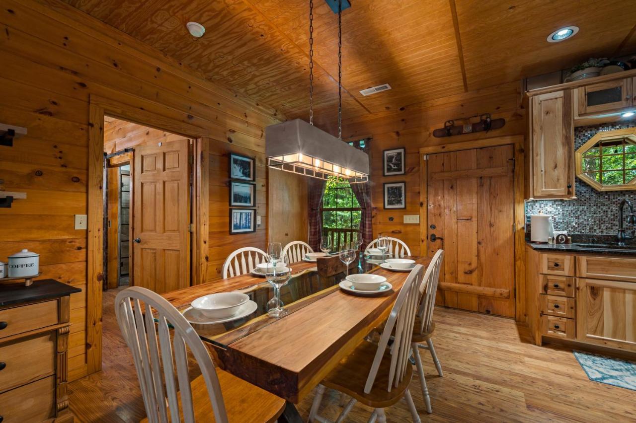 Holiday home Dreamy & Outdoor Oasis! Mins To Nat'l Park! *
