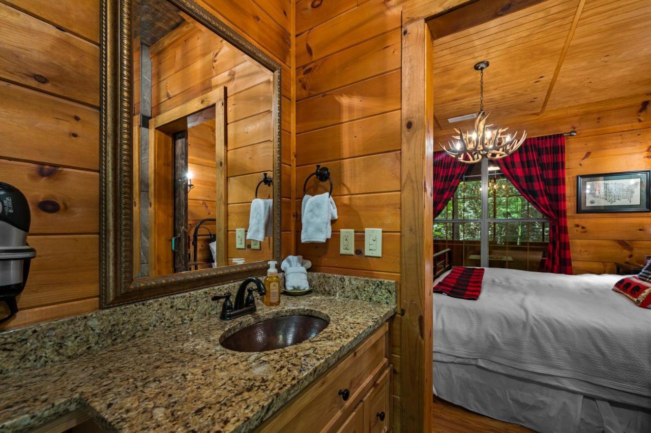 Dreamy & Outdoor Oasis! Mins To Nat'l Park! Holiday home *