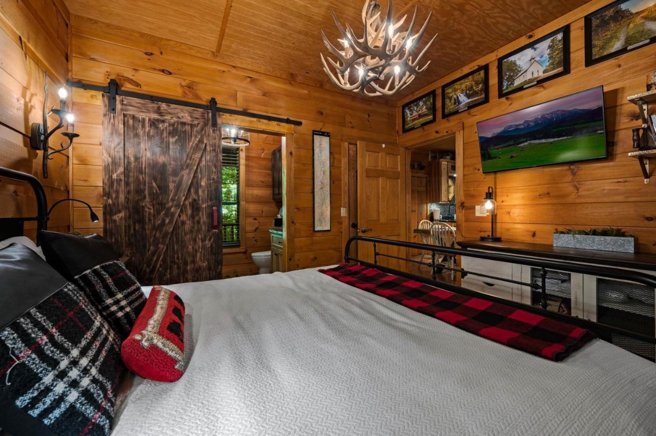 Holiday home Dreamy & Outdoor Oasis! Mins To Nat'l Park! *